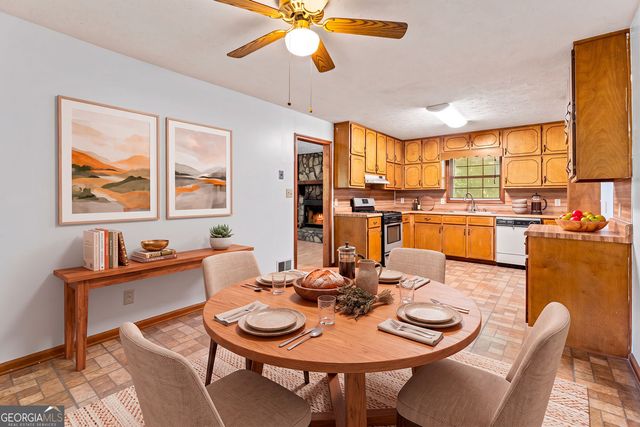 212 Farmbrook Parkway E, Stockbridge, GA 30281