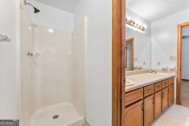 212 Farmbrook Parkway E, Stockbridge, GA 30281
