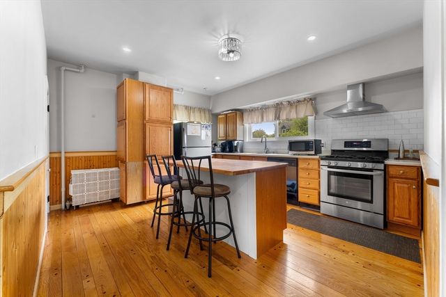 91 Dudley St, Medford, MA 02155