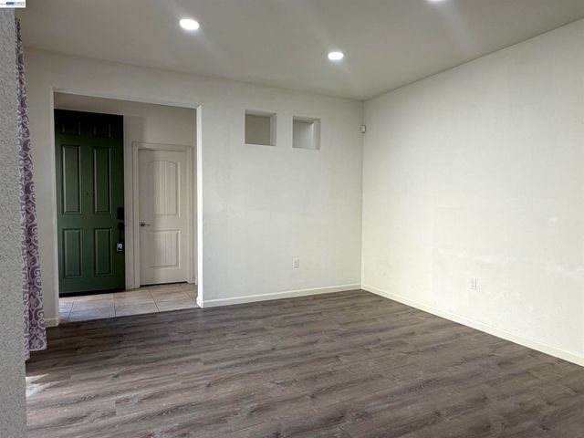 277 W Saint Francis Ave, Mountain House, CA 95391