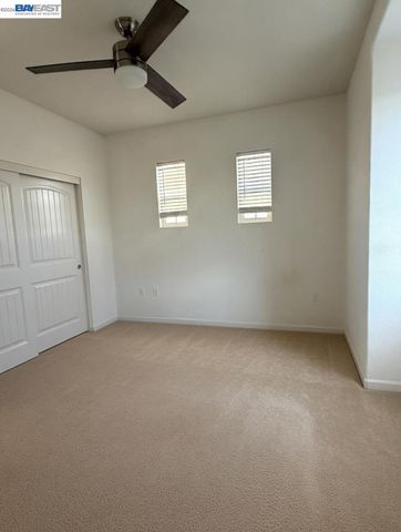 277 W Saint Francis Ave, Mountain House, CA 95391