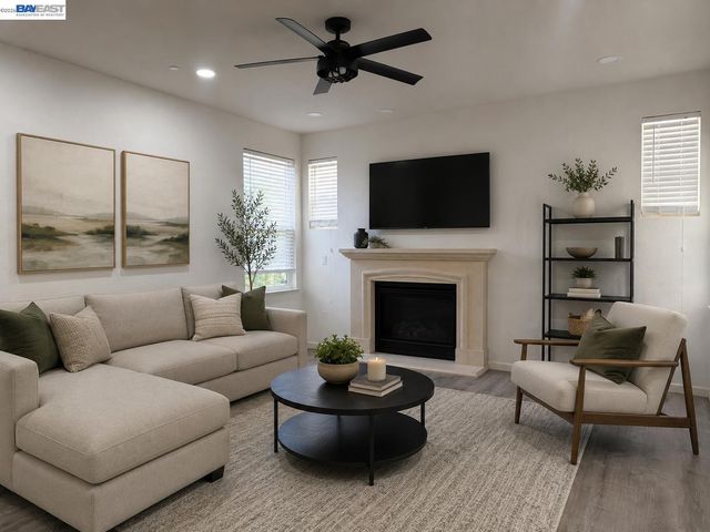 277 W Saint Francis Ave, Mountain House, CA 95391