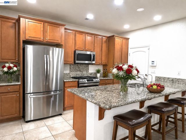 277 W Saint Francis Ave, Mountain House, CA 95391