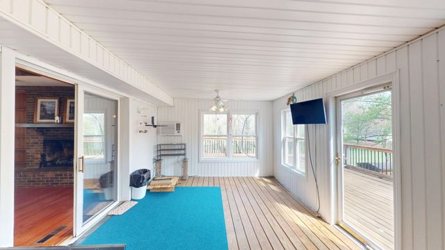 1100 Brentwood St, Paris, TN 38242