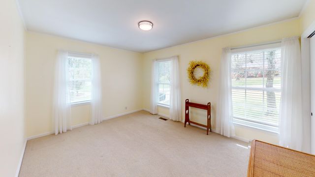 1100 Brentwood St, Paris, TN 38242