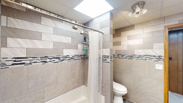 1100 Brentwood St, Paris, TN 38242