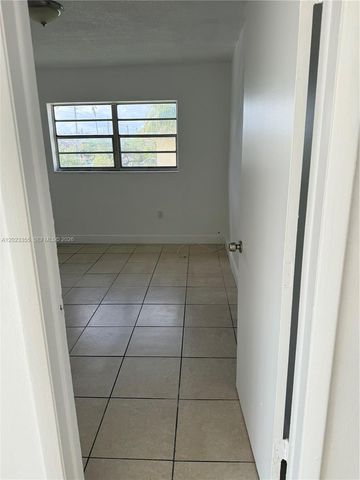 4495 NW 9th St 105, Miami, FL 33126