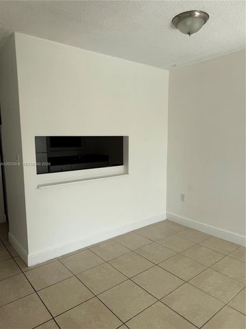 4495 NW 9th St 105, Miami, FL 33126