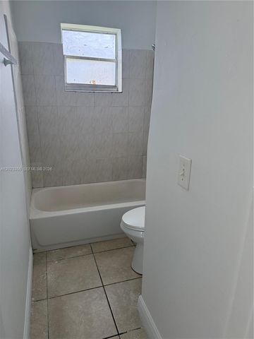 4495 NW 9th St 105, Miami, FL 33126