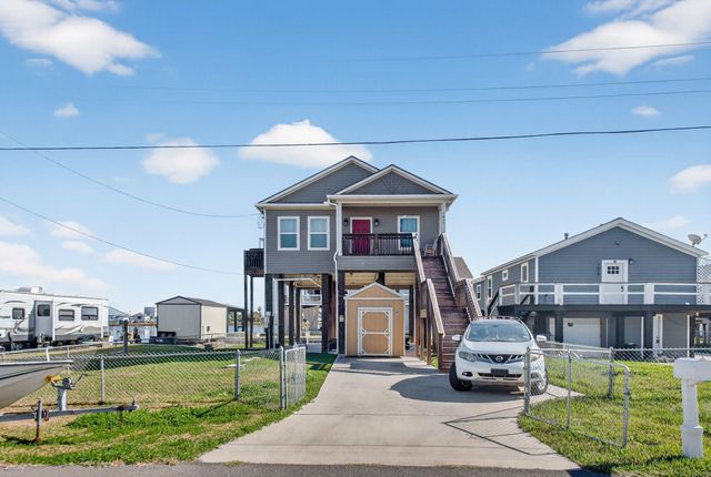 7017 Delesandri Drive, Hitchcock, TX 77563