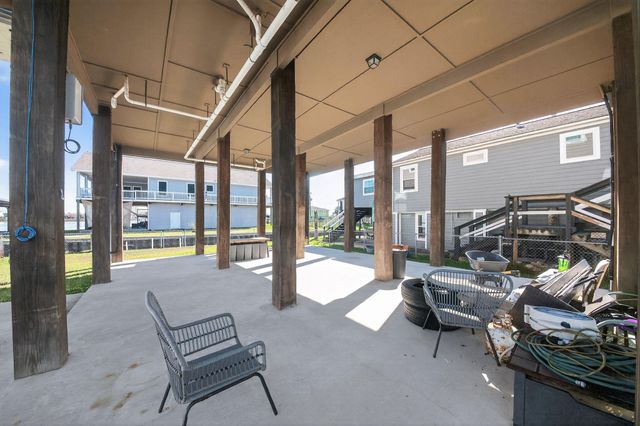 7017 Delesandri Drive, Hitchcock, TX 77563