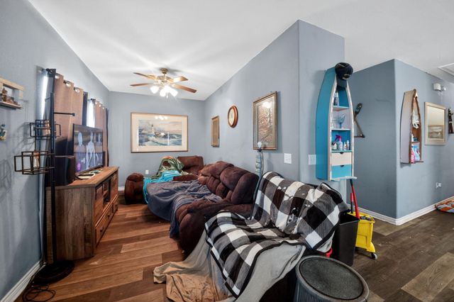 7017 Delesandri Drive, Hitchcock, TX 77563