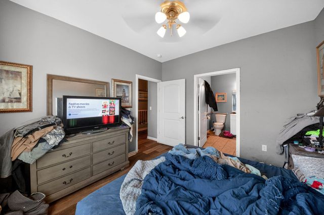 7017 Delesandri Drive, Hitchcock, TX 77563