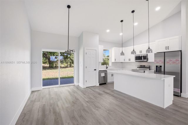 1313 Blue Heron Drive, Sebring, FL 33876