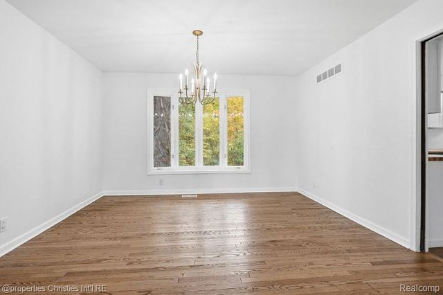 23460 Coventry Woods Lane, Southfield, MI 48034