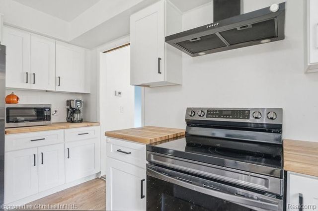 23460 Coventry Woods Lane, Southfield, MI 48034