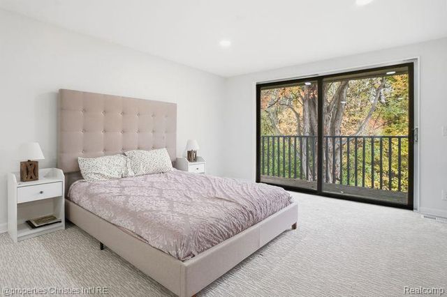 23460 Coventry Woods Lane, Southfield, MI 48034
