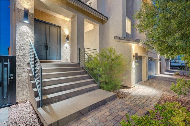 5946 Ancient Peaks Avenue, Las Vegas, NV 89141