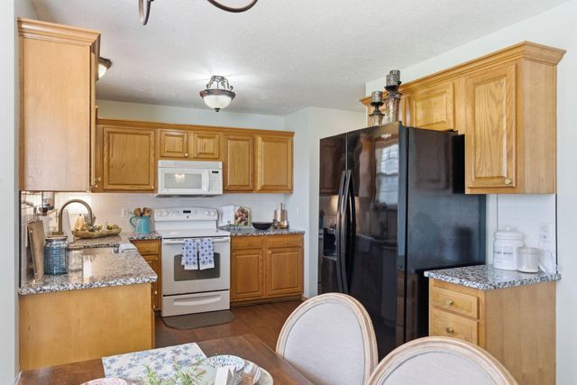 982 S Redwood Street, Nixa, MO 65714