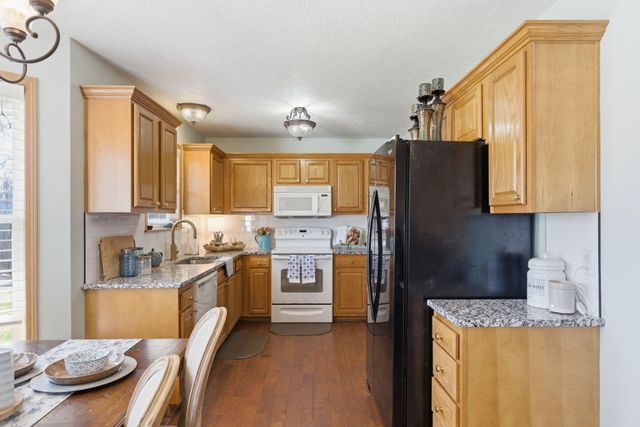 982 S Redwood Street, Nixa, MO 65714