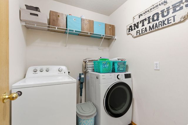 982 S Redwood Street, Nixa, MO 65714