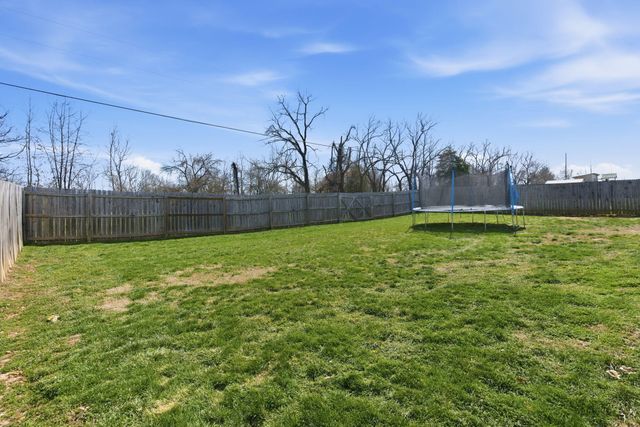 982 S Redwood Street, Nixa, MO 65714