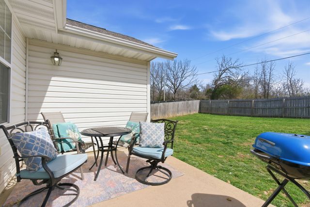 982 S Redwood Street, Nixa, MO 65714