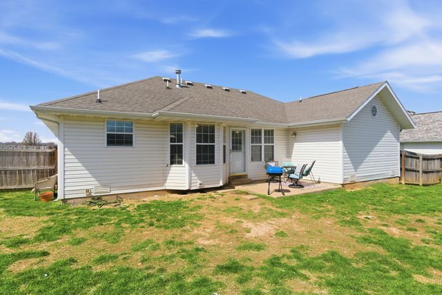 982 S Redwood Street, Nixa, MO 65714