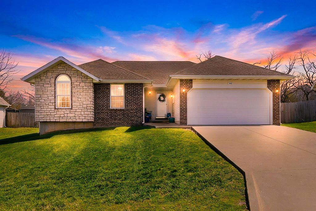 982 S Redwood Street, Nixa, MO 65714