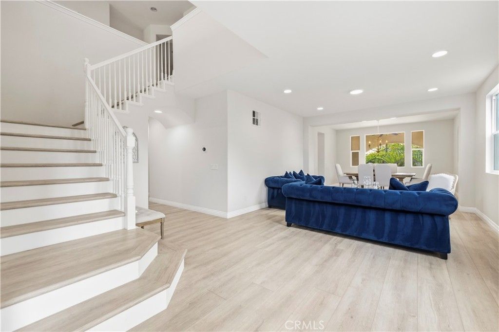 15660 Walt Court, Canyon Country, CA 91387 — photo 4
