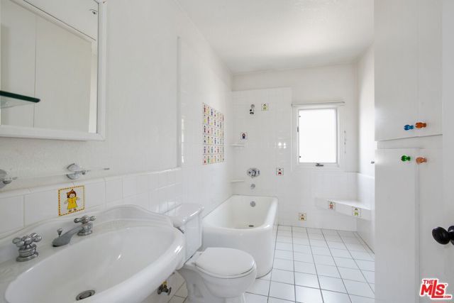 333 S MCCARTY Drive, Beverly Hills, CA 90212