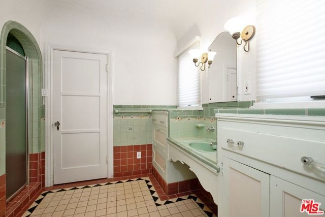 333 S MCCARTY Drive, Beverly Hills, CA 90212