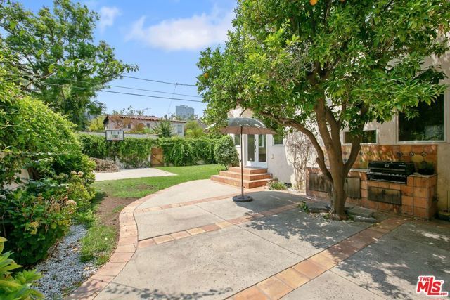 333 S MCCARTY Drive, Beverly Hills, CA 90212