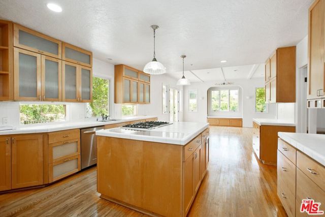 333 S MCCARTY Drive, Beverly Hills, CA 90212