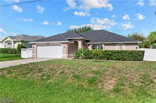 1418 SW 11th PL, Cape Coral, FL 33991
