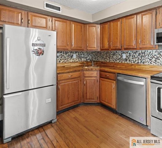 108 Aspen Drive 108, Plainsboro, NJ 08536