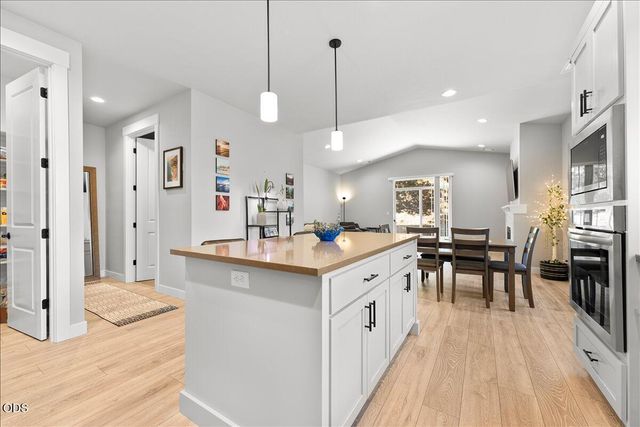 314 Arrowhead Trail, Eagle Point, OR 97524