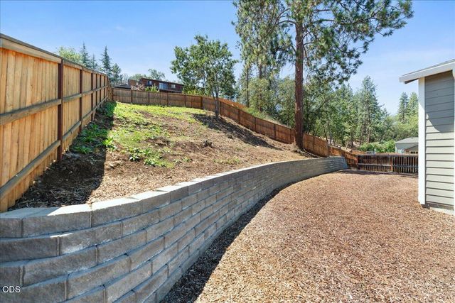 314 Arrowhead Trail, Eagle Point, OR 97524
