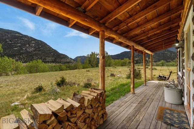 9 Grizzly Meadow Road, Emigrant, MT 59027