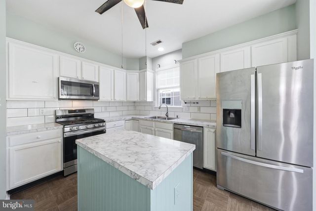 137 PAISLEY PL, Hainesport, NJ 08036
