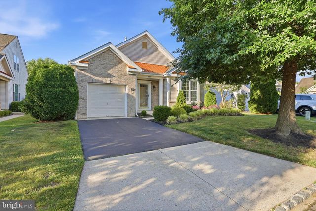 137 PAISLEY PL, Hainesport, NJ 08036