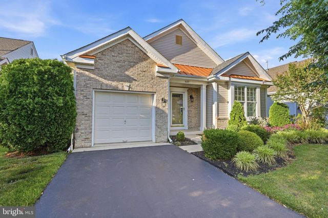 137 PAISLEY PL, Hainesport, NJ 08036