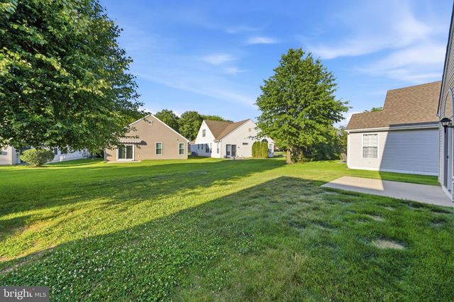 137 PAISLEY PL, Hainesport, NJ 08036
