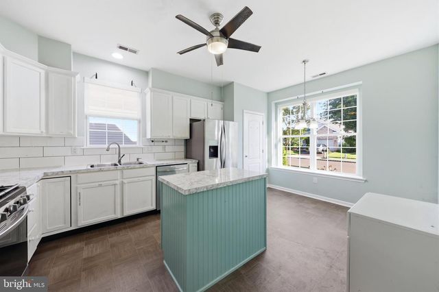 137 PAISLEY PL, Hainesport, NJ 08036
