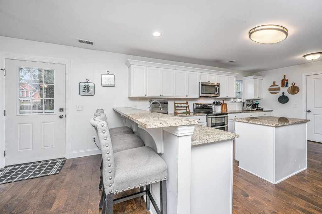 Image 17 of property listing at 2131 Bradham Road, Charleston, SC 29412