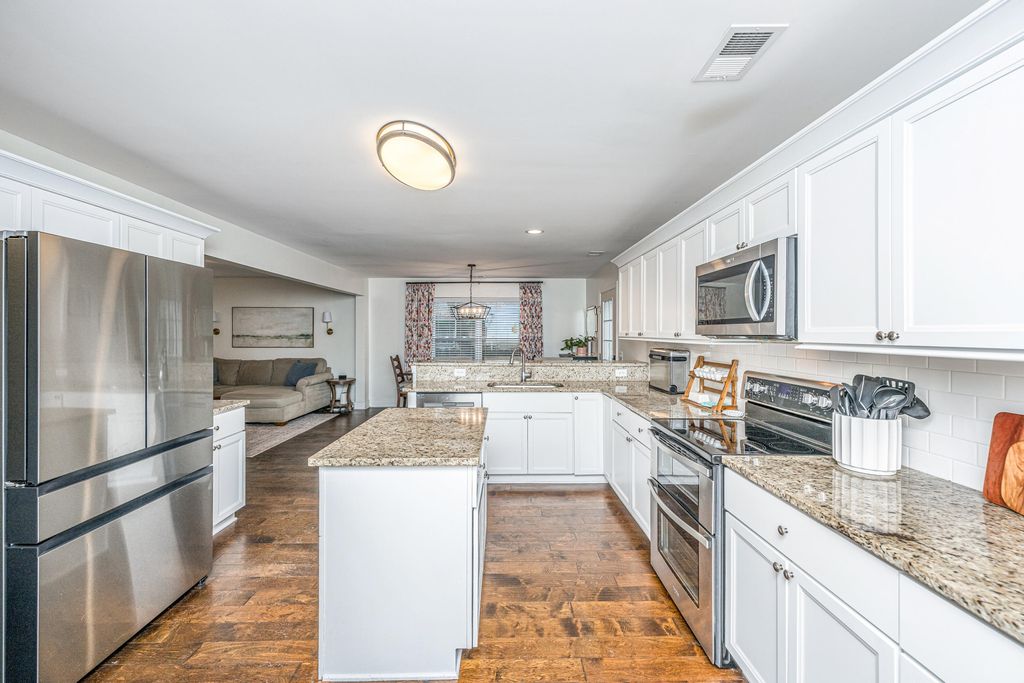 Image 18 of property listing at 2131 Bradham Road, Charleston, SC 29412