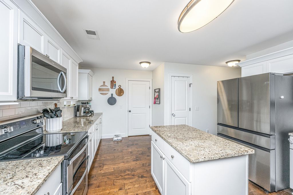 Image 19 of property listing at 2131 Bradham Road, Charleston, SC 29412