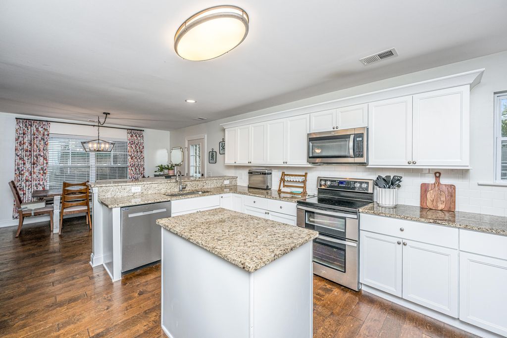 Image 21 of property listing at 2131 Bradham Road, Charleston, SC 29412