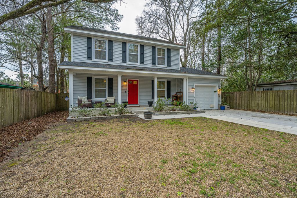 Image 4 of property listing at 2131 Bradham Road, Charleston, SC 29412