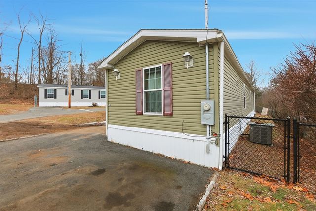 1B Quaboag Valley Co-Op Street, Palmer, MA 01069